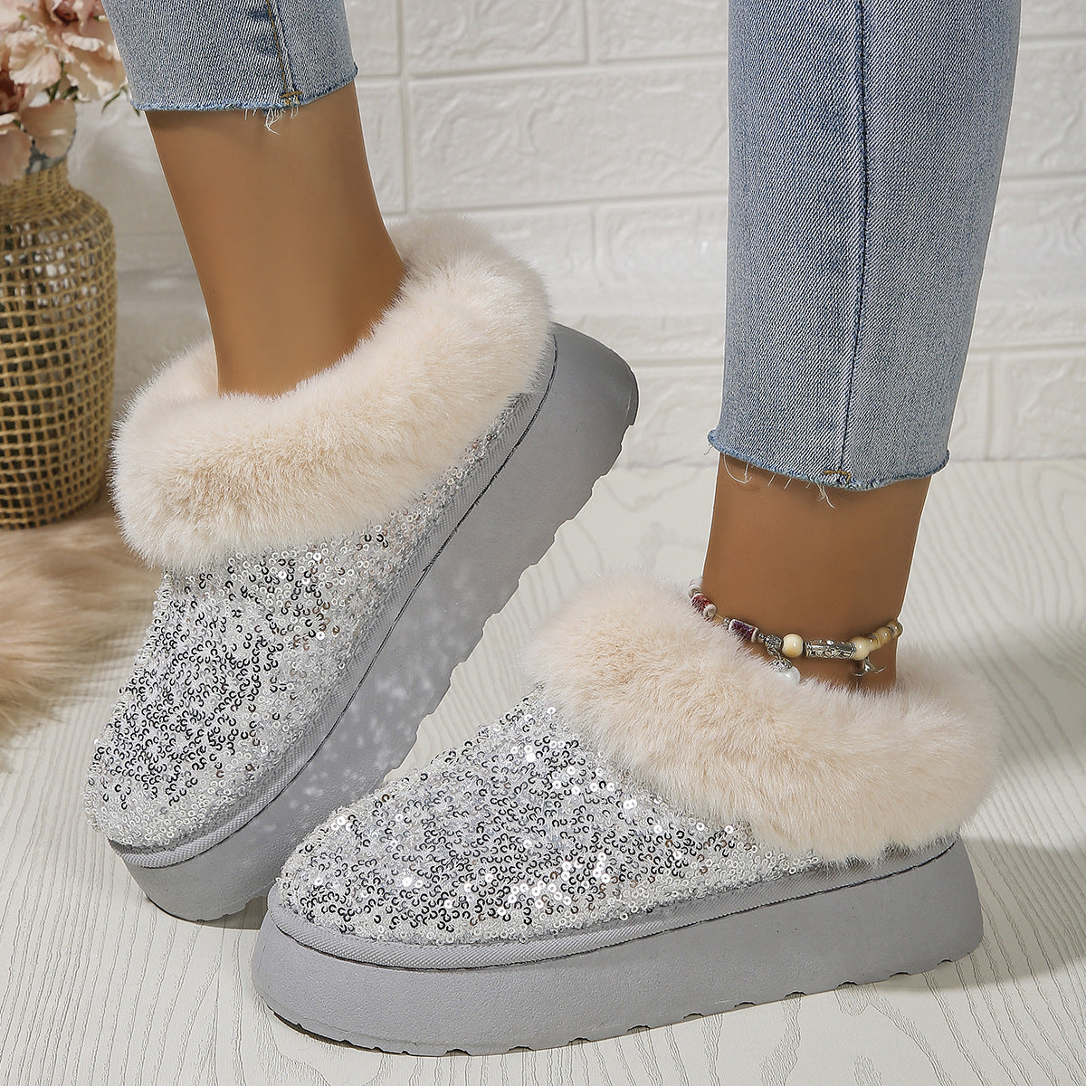 Fashion Sequined Thick-soled Plush Shoes Winter Indoor And Outdoor Casual Warm Slippers Women Garden House Shoes